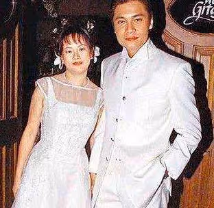 甘當地下情人18年!她相貌平平「卻嫁給了TVB最強視帝」 9年後 「自願離婚分走4000萬」 :是一種解脫