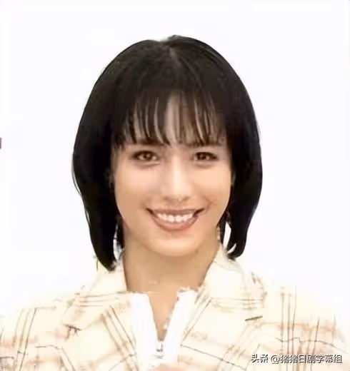 男變女後首次亮相,好吧,還是挺漂亮的