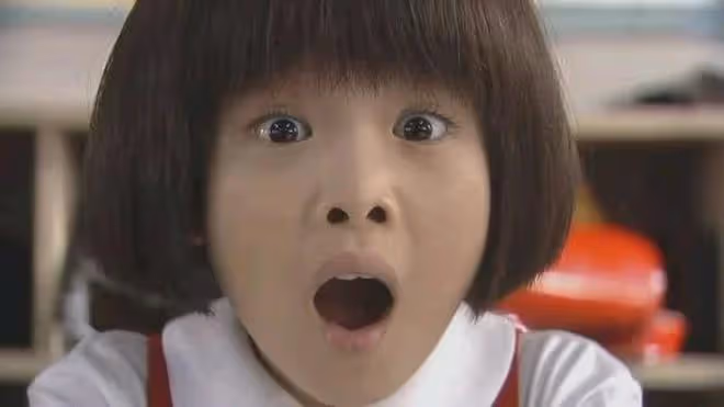 真人版小丸子長大變天才美少女!原來系混血兒童星!精通四國語言