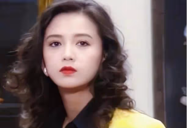 她是「圈內一枝花」之一,曾與梁朝偉相戀4年,美得不可方物