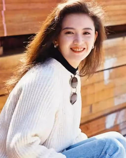 她是「圈內一枝花」之一,曾與梁朝偉相戀4年,美得不可方物