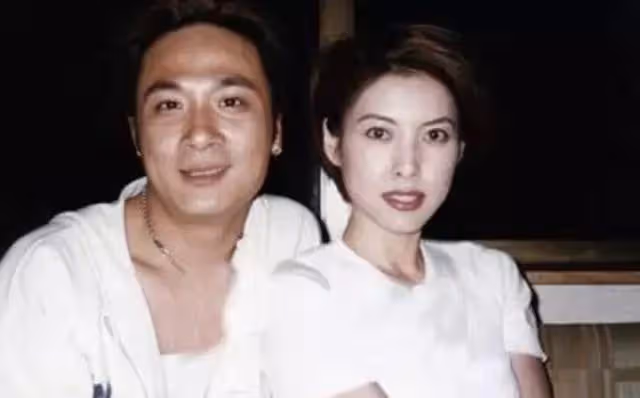 她被稱為「最美紫衫龍王」!是吳鎮宇8年初戀 今51歲「同框周慧敏」凍齡似少女