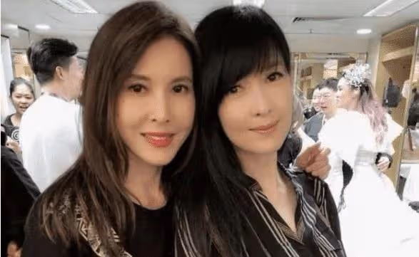 她被稱為「最美紫衫龍王」!是吳鎮宇8年初戀 今51歲「同框周慧敏」凍齡似少女