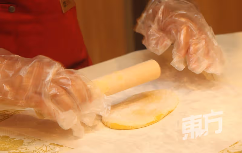 【中秋節特輯】挑戰做月餅慶中秋　賴宏恩狠酸周雪婷：廚藝沒有進步過！