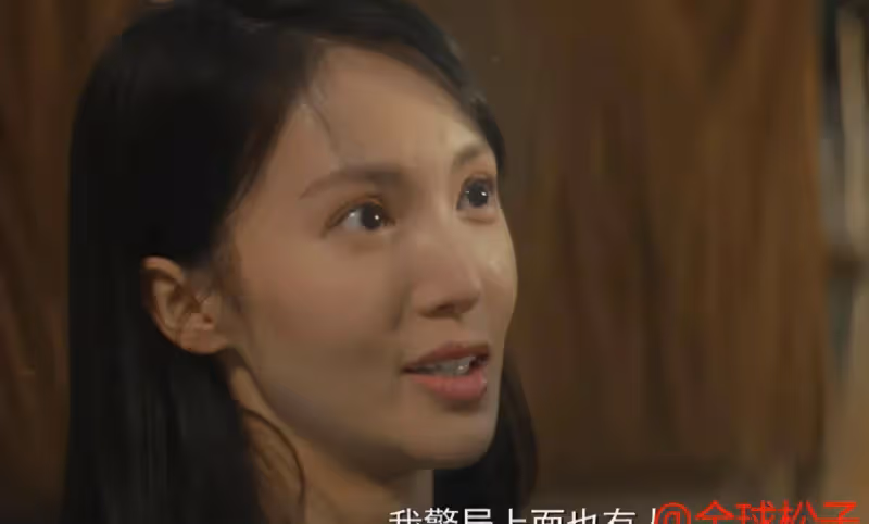 金晨素顏出鏡,側臉顏值不高,「雙眼皮」有些矚目