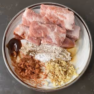 吮指南乳蒜香排骨