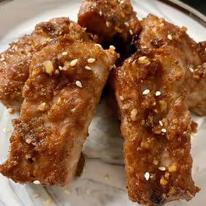 吮指南乳蒜香排骨