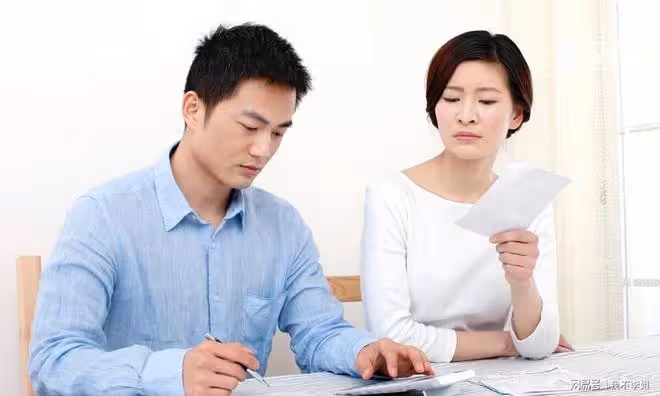 母親來吃飯，婆婆：生賠錢貨去廚房吃飯，我：滾