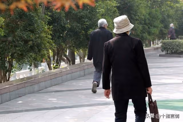 丈母娘帶五萬塊錢去女兒家養老,女婿卻拒絕:那只是半年的錢