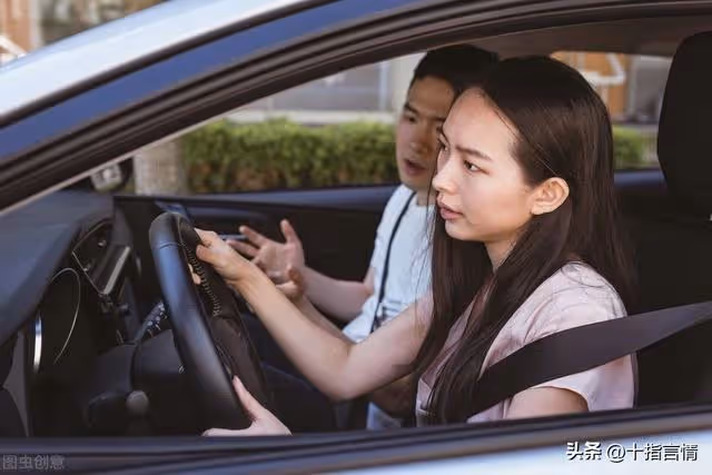讓我媽出去找工作,你媽在家享受?憑什麼?妻子:你拿什麼跟我比