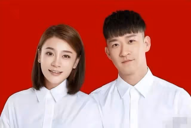 曹雲金前妻豪宅內熱舞,深V長裙顯優越身材,擺近7萬元手辦太吸睛