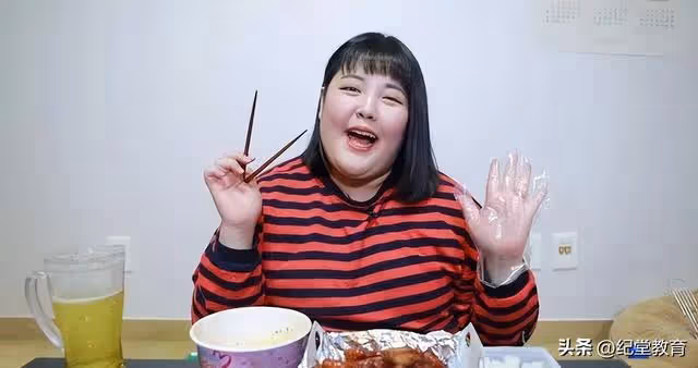 邊吃播邊減肥!韓國吃播網紅3年狂甩100斤肉,變身「金剛芭比」