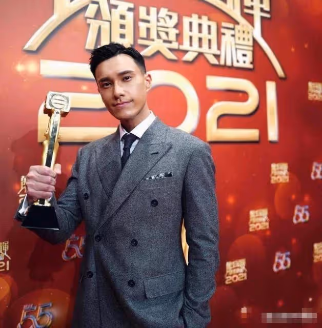 入行13年,TVB帥氣小生首次擔正男主,曾兩次跟黎耀祥父子檔演出