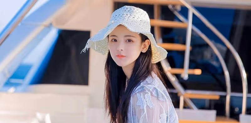 楊超越：從輟學的女孩到年收入7000萬的明星，她經歷了什麼？