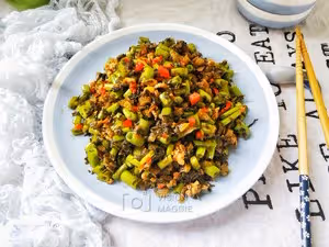 酸腌菜肉末空心菜梗