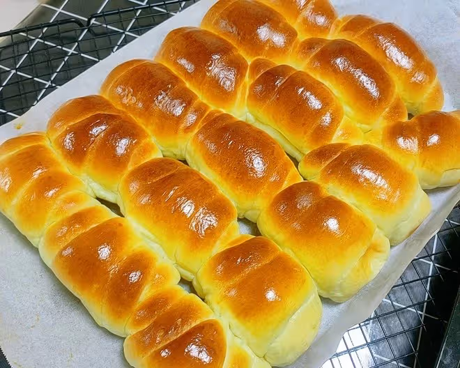 牛奶軟餐包(手工和面)
