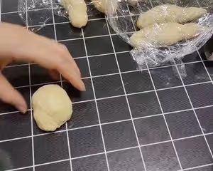 牛奶軟餐包(手工和面)