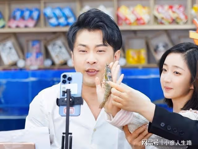辛巴為黑龍江大慶捐款100萬！二驢透露：當年捐1.5億，借錢才湊夠