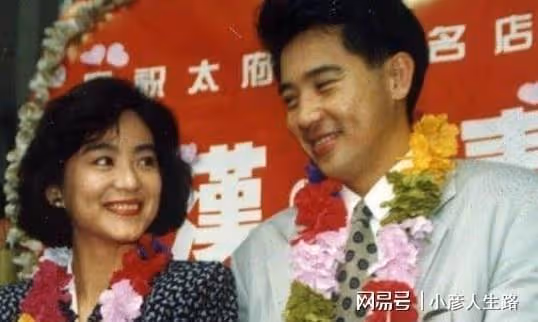 76歲秦漢球場打球，近照駝背含胸老態明顯，曾難以接受變老事實