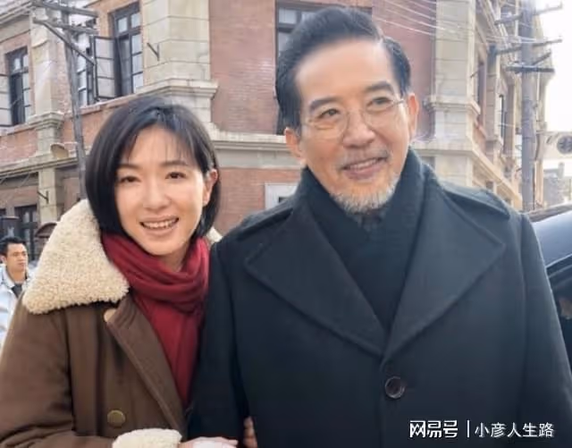 76歲秦漢球場打球，近照駝背含胸老態明顯，曾難以接受變老事實