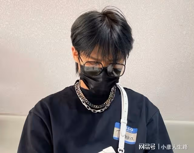 小楊哥被粉絲追問捐款金額，回懟：捐款是心裡的事，不能拿來炫耀