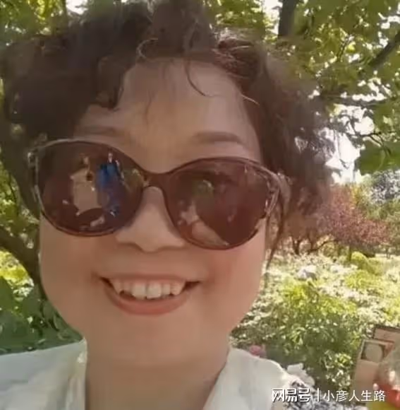 任新萍是杜新枝姨姐妹?被曝是馬店平輿人,舊照曝光,網友:真像