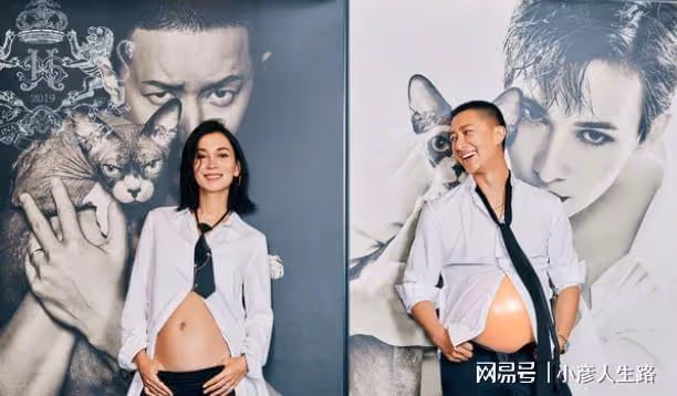 恭喜!韓庚盧靖姍官宣產女,全家福超溫馨,韓庚握娃手獲妻子獻吻