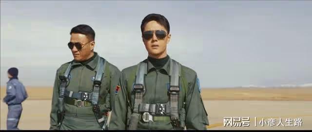 《長空之王》全新海報發布,畫面質感拉滿,王一博與戰機出鏡