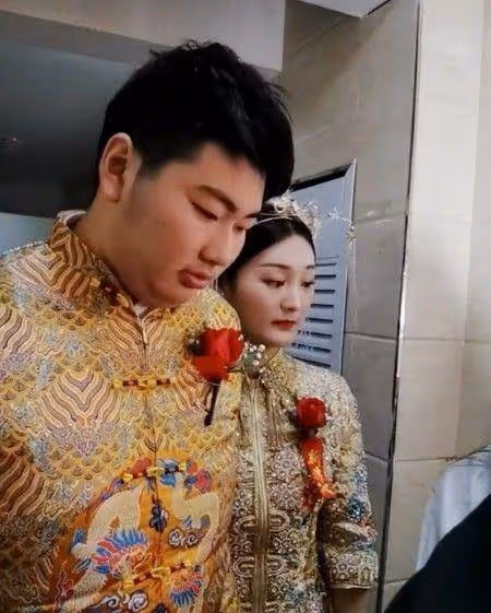 知情人曝大衣哥兒子已分手,小偉已找新女友,女方顏值不輸陳亞男