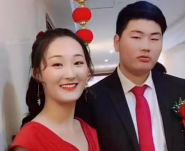 知情人曝大衣哥兒子已分手,小偉已找新女友,女方顏值不輸陳亞男