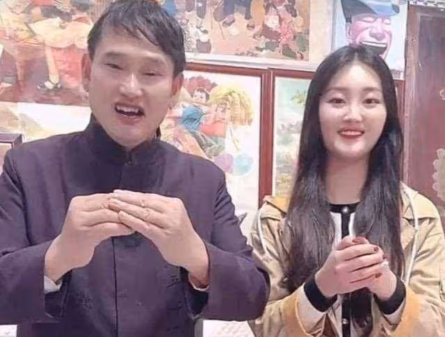 知情人曝大衣哥兒子已分手,小偉已找新女友,女方顏值不輸陳亞男