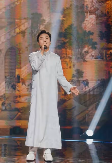 央視中秋晚會節目單:主持天團添95後美女新人,8位港台藝人獻唱