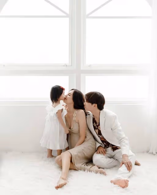 恭喜!37歲香港知名女星宣布懷二胎,曬孕肚寫真大秀S型好身材