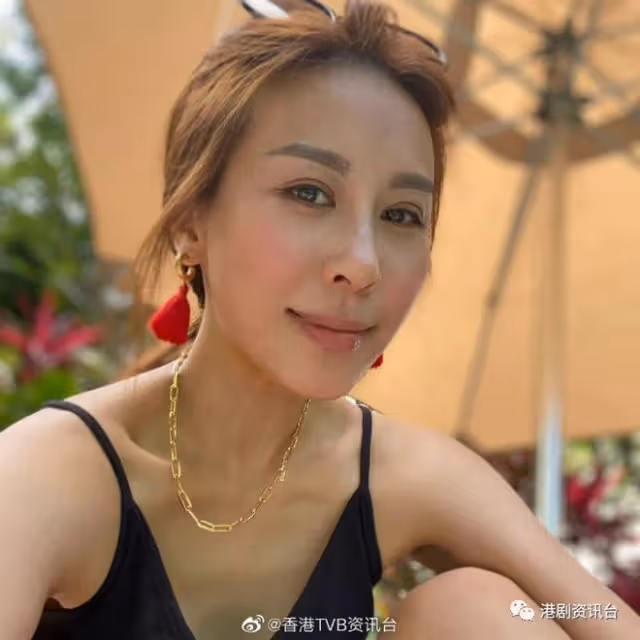 40歲曹敏莉淡出娛圈做少奶奶!膚色突變黑網民問:真系她嗎?