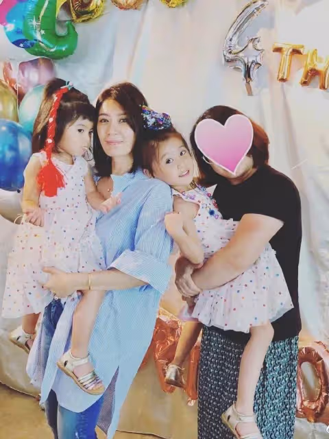 46歲賈靜雯終於「放開了」,穿透視抹胸裙太撩人,這身材我服了