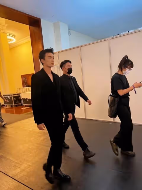 寶格麗成現代版「文帝」!!吳磊趙露思同款戒指走紅毯!肉絲連穿兩套婚紗CP粉磕瘋了!! – epop – 就愛玩娛樂