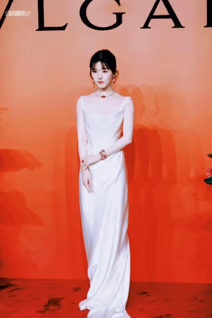 寶格麗成現代版「文帝」!!吳磊趙露思同款戒指走紅毯!肉絲連穿兩套婚紗CP粉磕瘋了!! – epop – 就愛玩娛樂