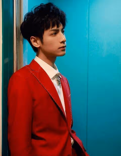 有種優秀叫入學年齡:羅雲熙16歲,喬欣17歲,唯獨她15歲!