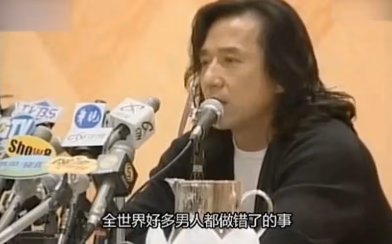 女星背小三臭名23年,只因當年和成龍的婚外情!深夜開轟 淚訴男方「請不要再傷害無辜的孩子」:已經到底線了