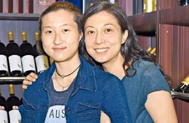 女星背小三臭名23年,只因當年和成龍的婚外情!深夜開轟 淚訴男方「請不要再傷害無辜的孩子」:已經到底線了