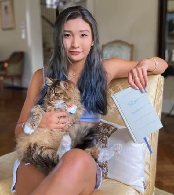 葉玉卿近照曝光 定居美國 女兒遺傳其魔鬼身材