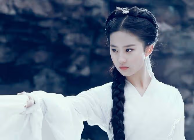 網友公認4大「古裝女神「,每一位顏值逆天,劉亦菲是古裝界翹楚