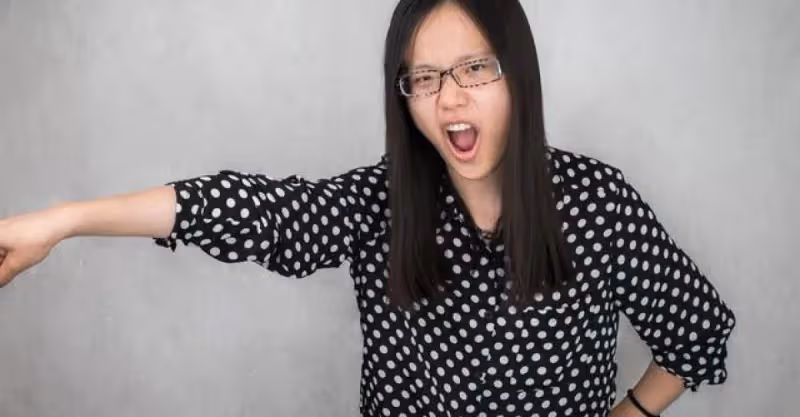 「兒媳，請人照顧浪費錢，讓我和你父母搭夥養老」兒媳：滾