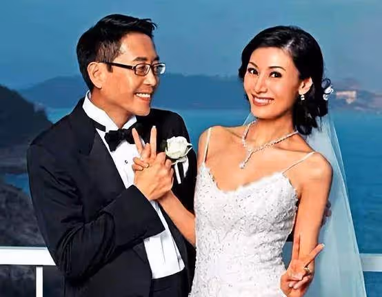 李嘉欣彪悍情史：18歲驚艷全港，輾轉8個富豪「持靚行兇」入豪門