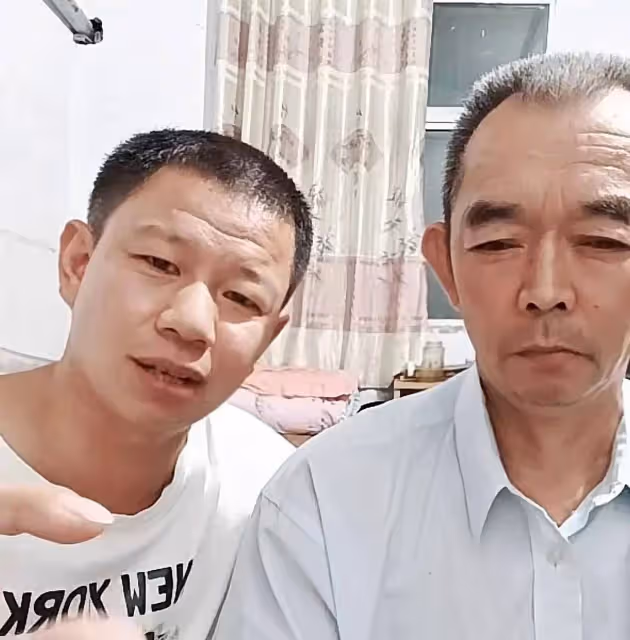 陳小峰和杜叔開啟直播之路