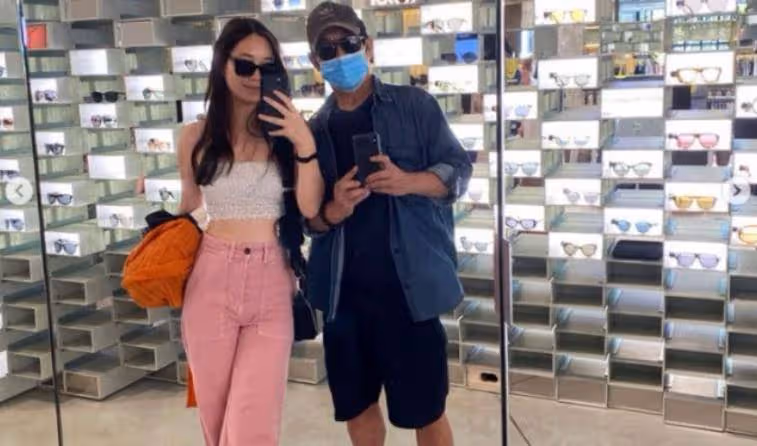 李連杰屢次被傳身體亮紅燈，陪女兒逛街，好狀態打破傳言