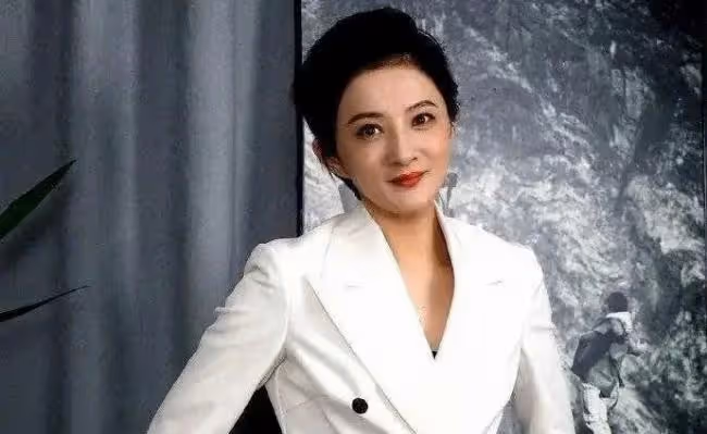 她曾火遍全國 被撒貝寧「苦戀」20年卻一直不婚