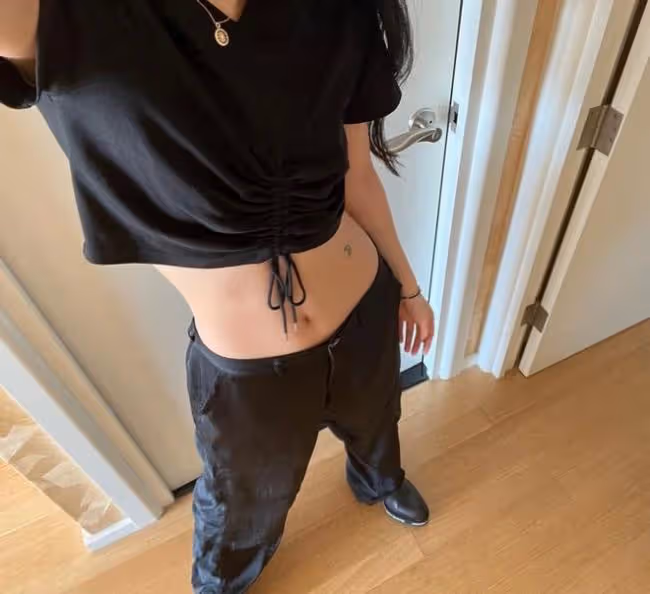 李詠女兒穿露臍裝身材性感 腹部紋身太搶眼