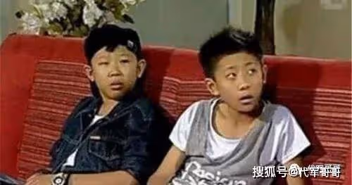 他9歲停止發育身高不足1米6 和妻同框卻像是母子