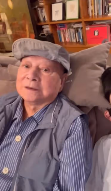 吳君如一家豪宅過中秋!90歲老爸息影6年罕露面,臉色紅潤精神好
